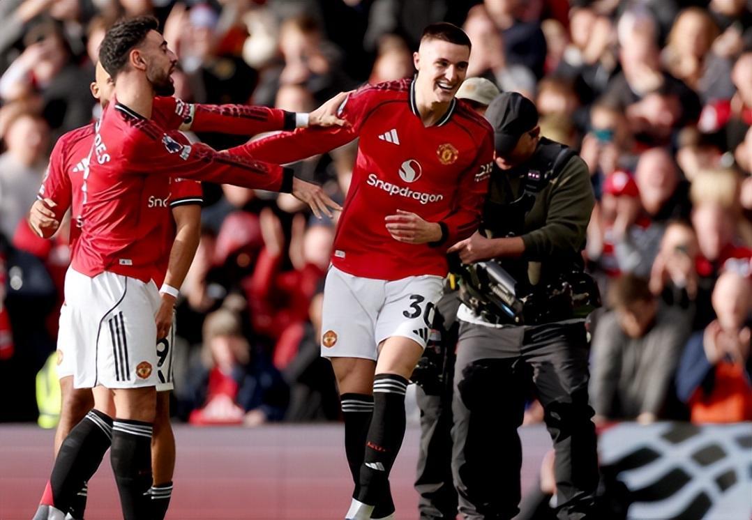 世界杯下载更新-昔日水货彻底被激活,连续4场进关键球抢下10分,已成曼联真大腿